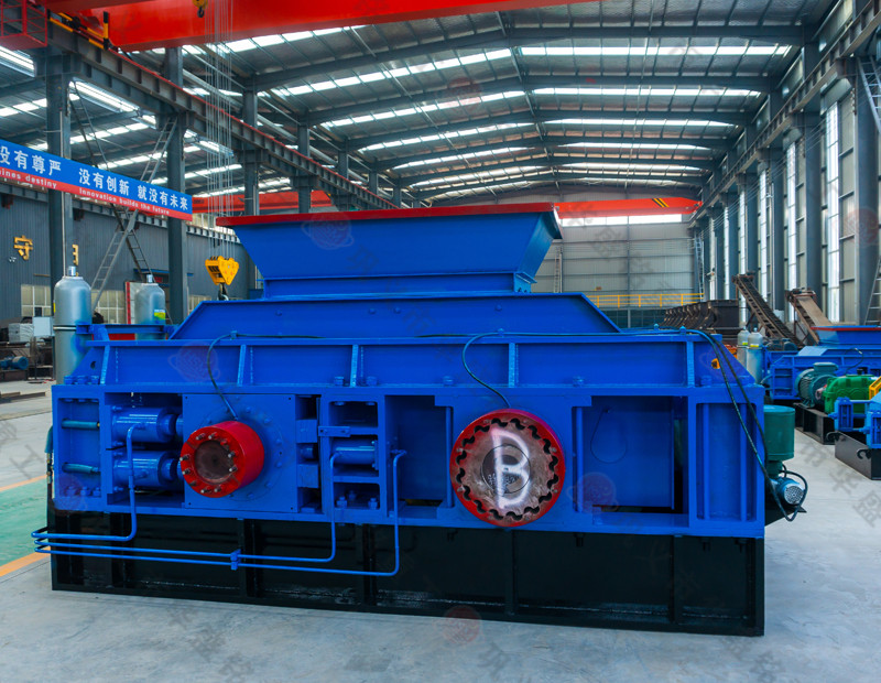 砂石廠需要什么設備，出料1-3mm對輥破碎機廠家